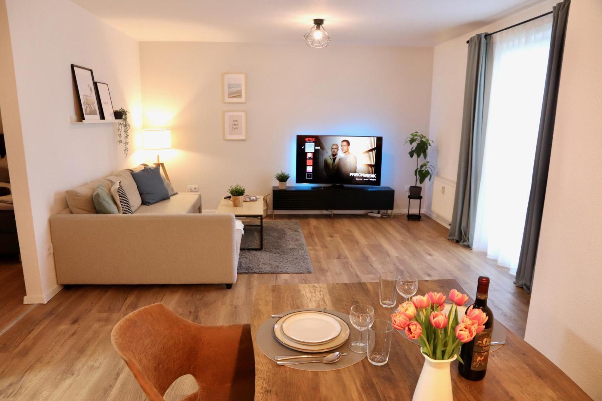 Geraeumiges 2R City-Apartment Uninaehe Mit Tv Streaming, Terrasse Magdeburg Luaran gambar