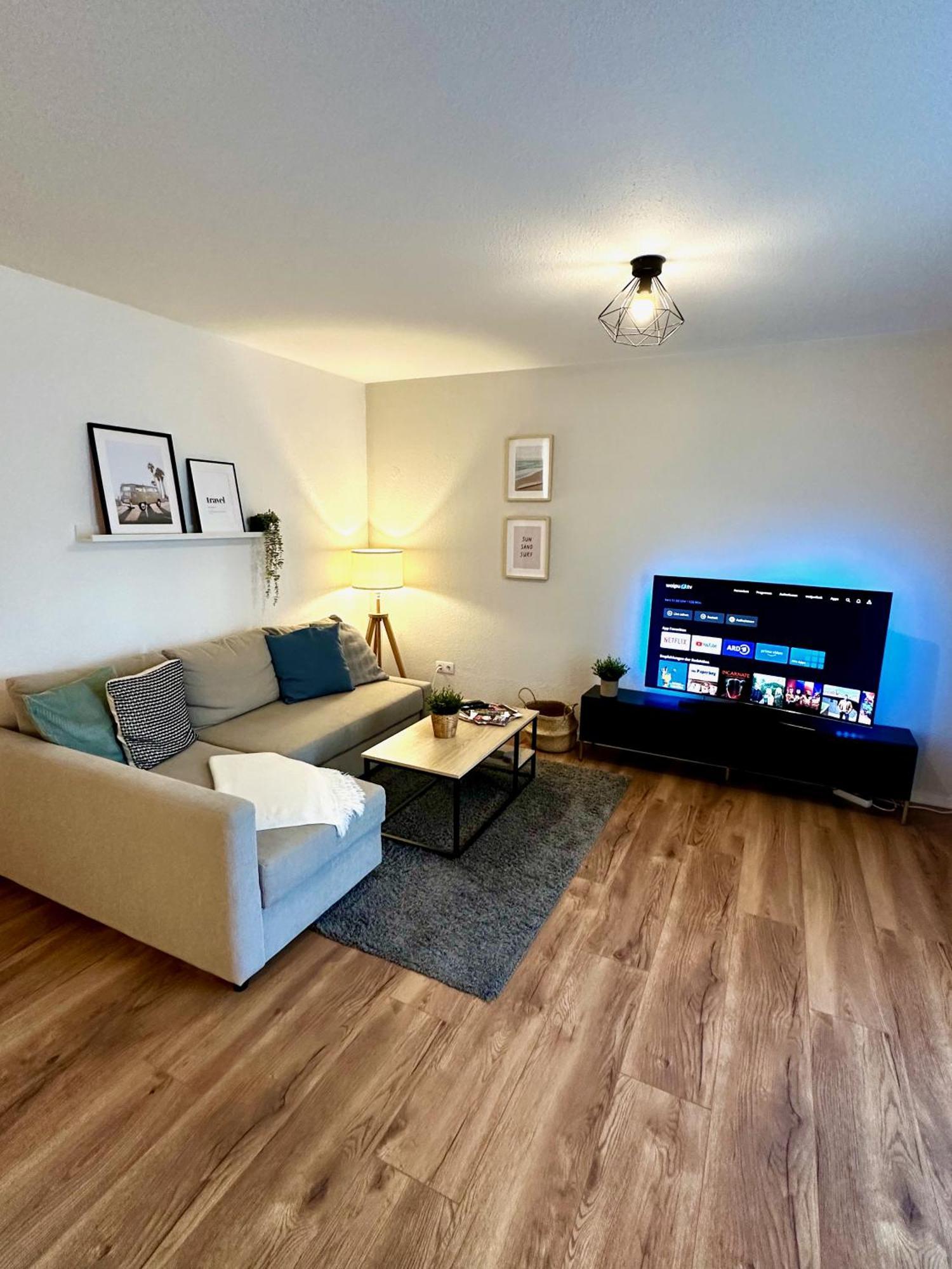 Geraeumiges 2R City-Apartment Uninaehe Mit Tv Streaming, Terrasse Magdeburg Luaran gambar