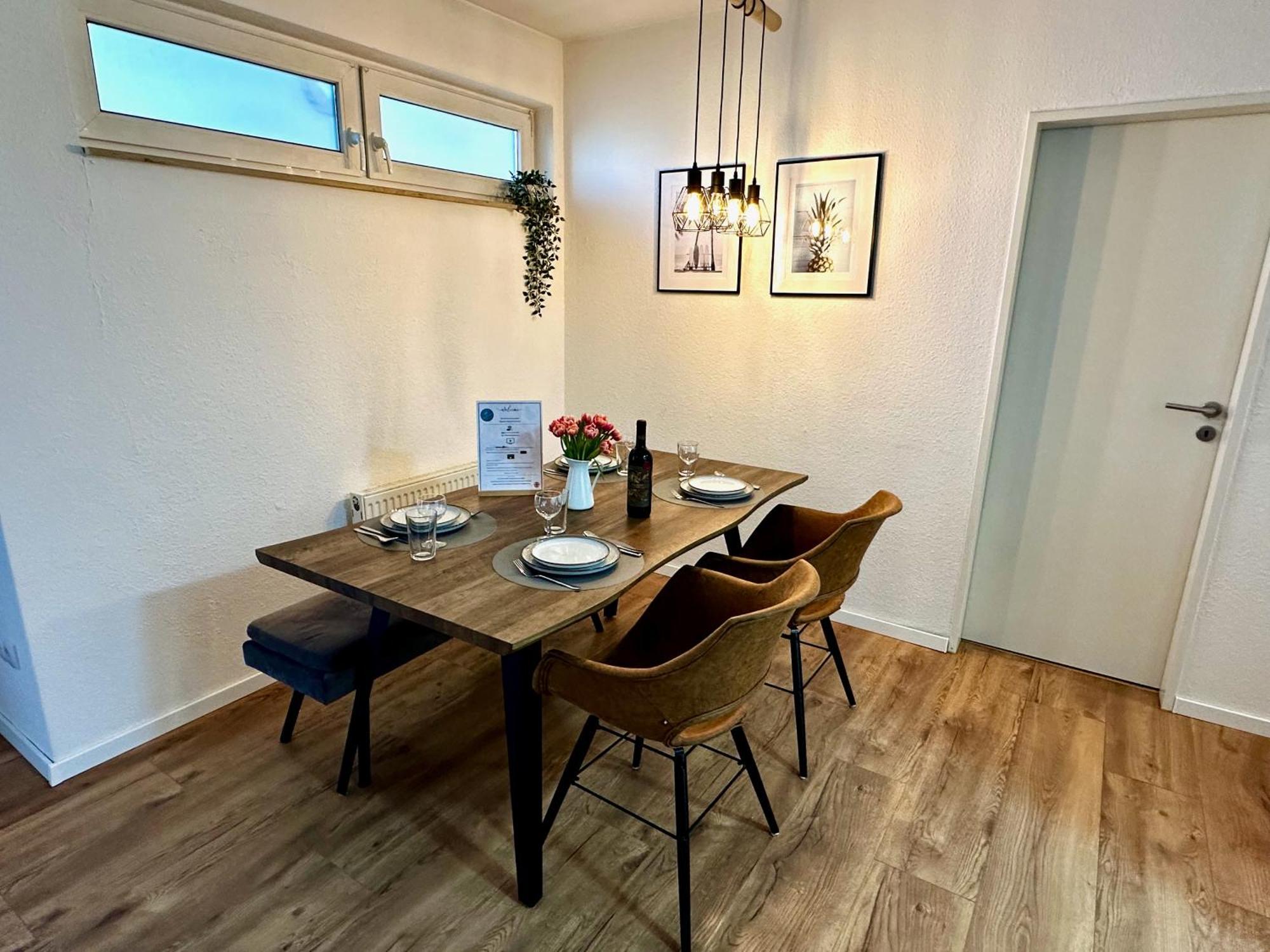 Geraeumiges 2R City-Apartment Uninaehe Mit Tv Streaming, Terrasse Magdeburg Luaran gambar